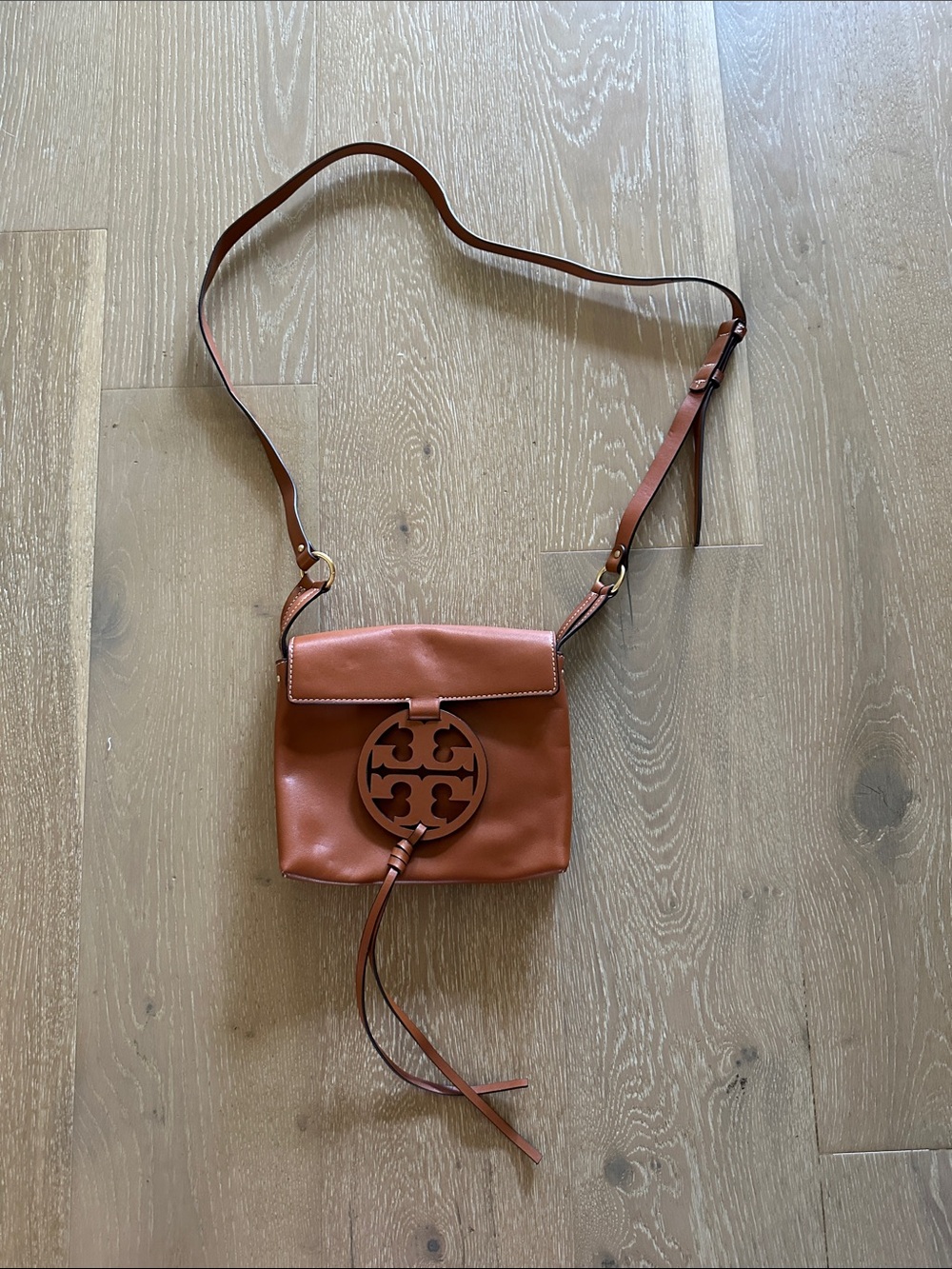 Tory Burch Leather Crossbody Bag in Cognac